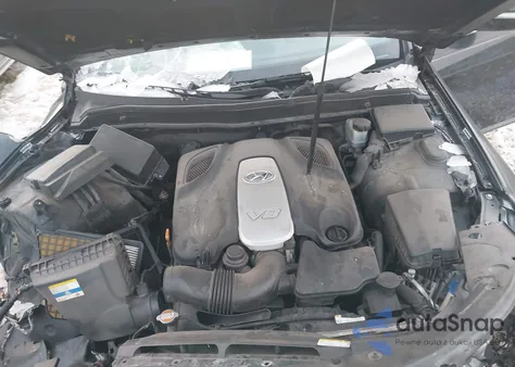 2010 Hyundai Genesis 4.6 z USA, uszkodzony, nr VIN KMHGC4DF3AU109604